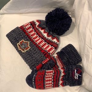 NWOT Reebok NHL 2016 Jets Heritage Classic toque and mitts. OS.